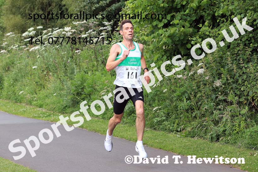 The 2024 Tynedale Pie n Peas 10k Road Race, Ovington to Low Prudhoe Country Park, Northumberland.  Photo: David T. Hewitson/Sports for All Pics